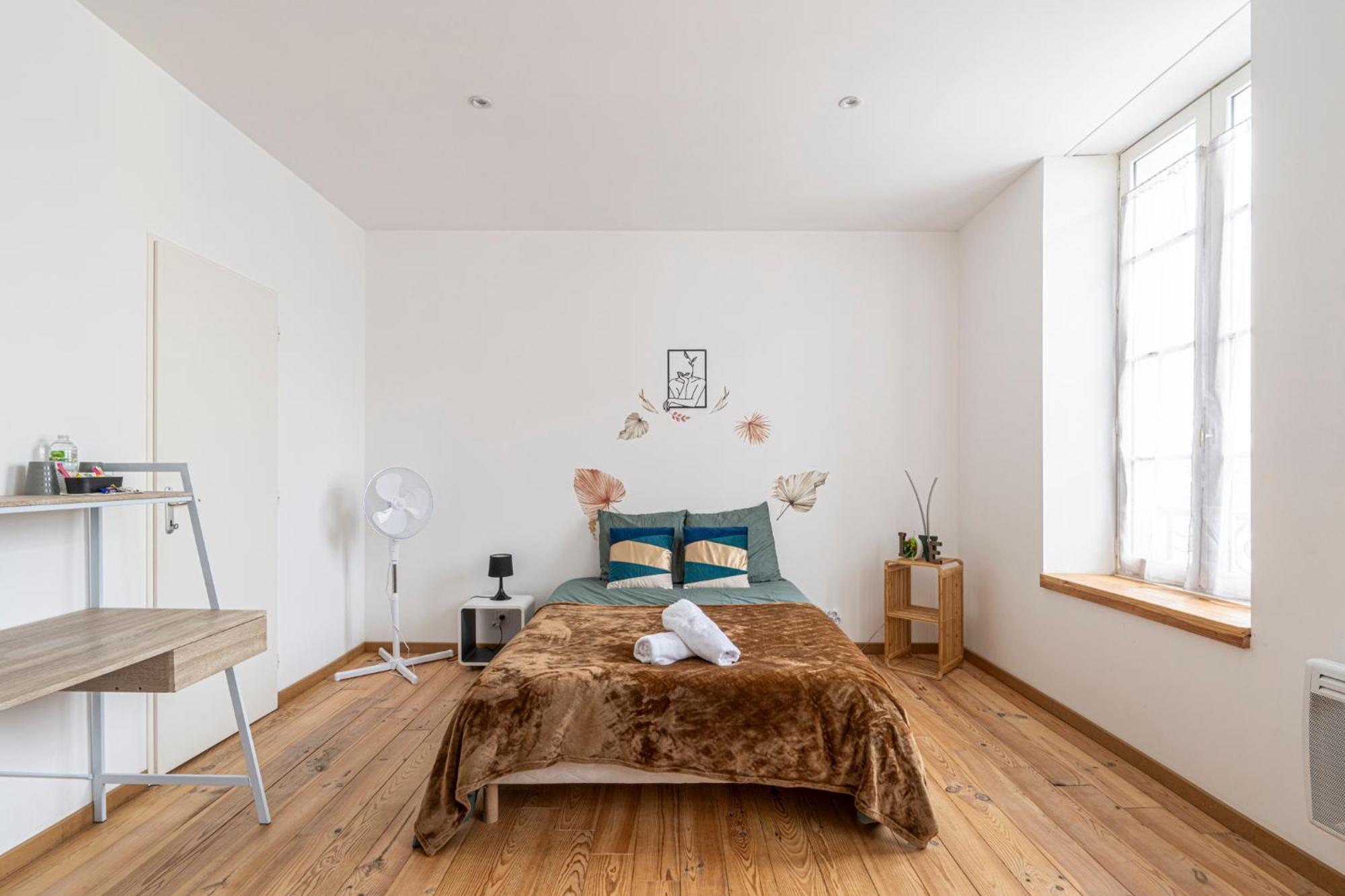 Chambre Privee Premium "La Suite Prestige" 波城 外观 照片
